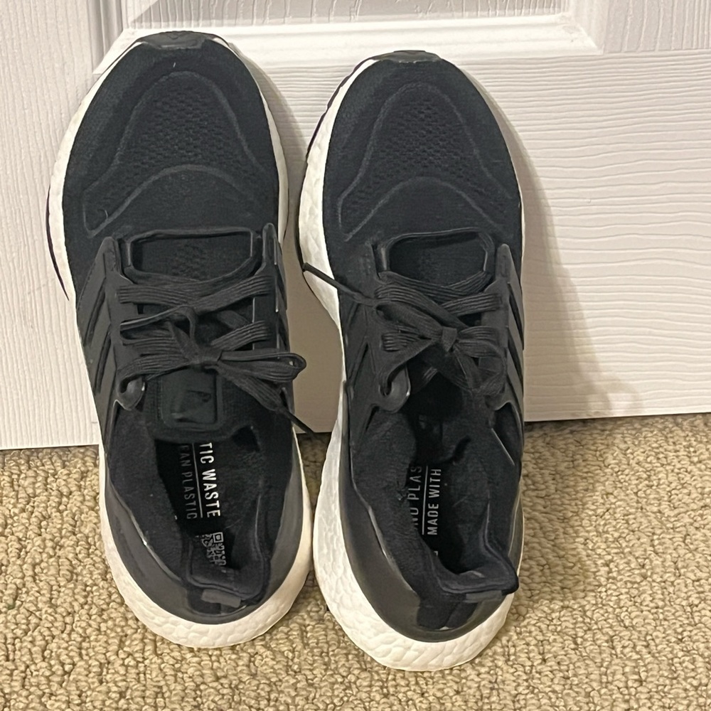 Adidas Ultraboost Light Shoes Size 6F